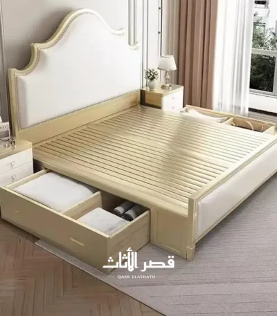 سرير كلاسيك فرنسي من الخشب الصلب بتنجيد جلدي