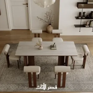 طاولة طعام خشبية مع كراسي