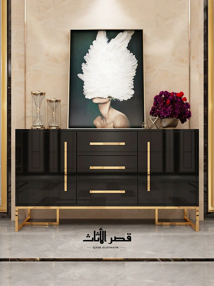 بوفيه طعام باللون الأسود من الأمام