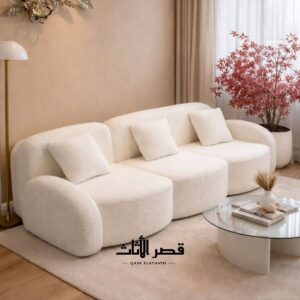 كنب باندا أوف وايت 3 مقاعد في غرفة معيشة