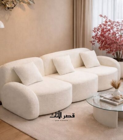 كنب باندا أوف وايت 3 مقاعد في غرفة معيشة