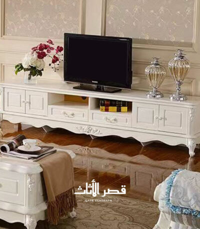 طاولة تلفزيون تقليدية بأدراج وخزائن بإغلاق هادئ