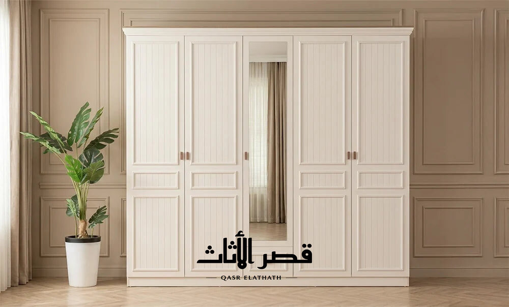 دولاب تيفاني بمرايا وسطية وأبواب مفصلية بعرض 240 سم