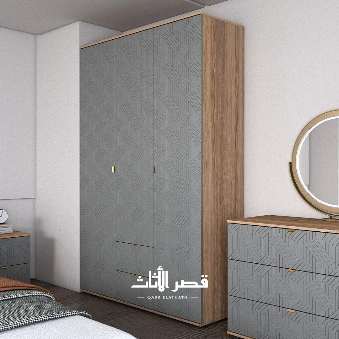 دولاب ملابس نيرا بثلاثة أبواب وواجهة مطلية ودرجين